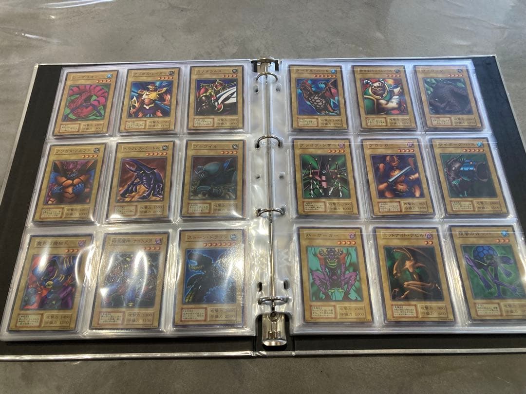 な*ん様 遊戯王　初期　ノーマル　まとめ売り　ファイルつき