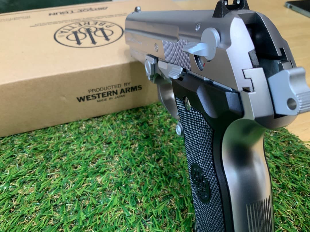 WA ウェスタンアームズ　クーガーF M8045 INOX シルバー　ガスガン