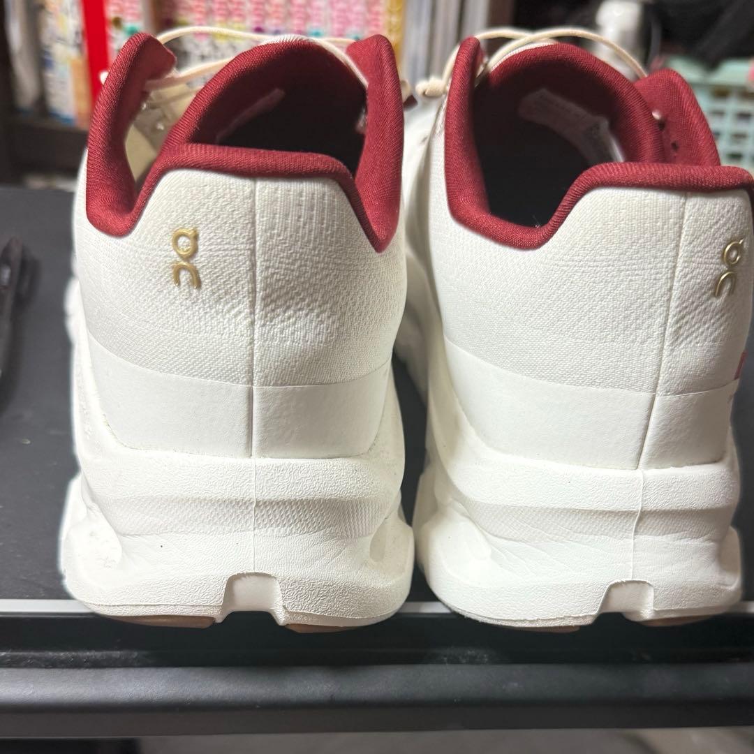 Cloudtilt 巳年限定カラー　ホワイト/レッド26.5cm