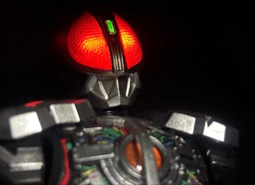 発光改造済　真骨彫　仮面ライダーファイズ　アクセルフォーム　ファイズアクセル