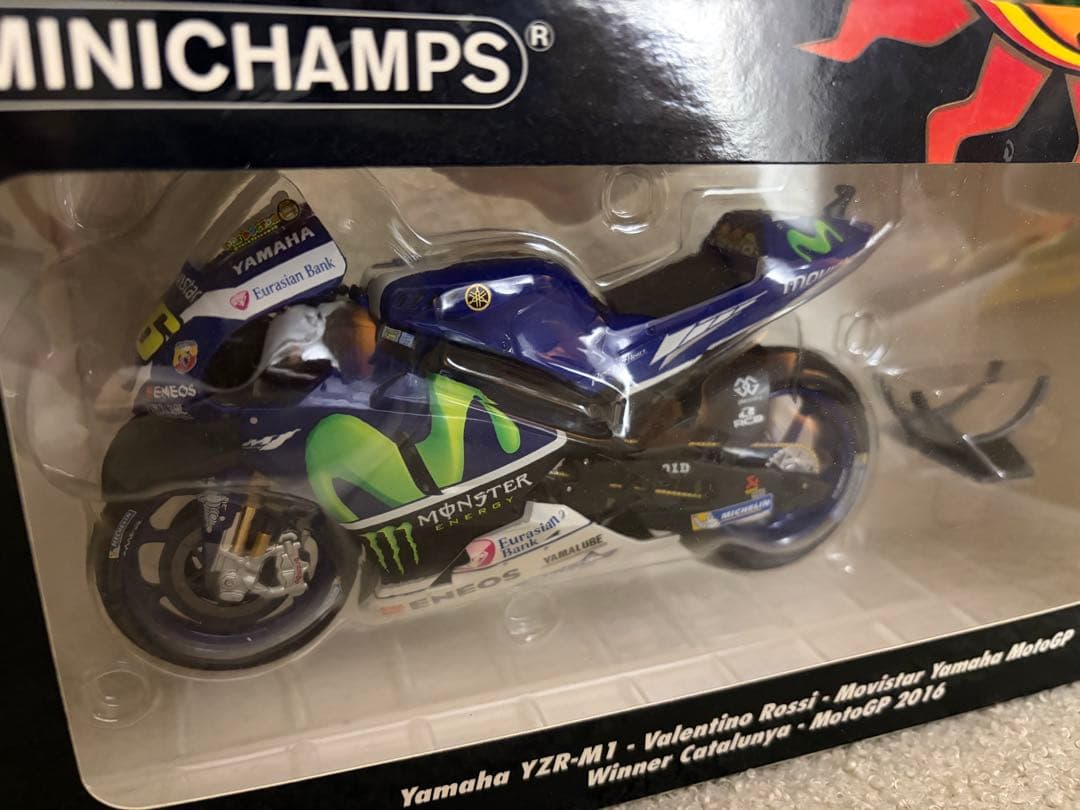 ヤマハ YZR-M1 Valentino Rossi 1:12