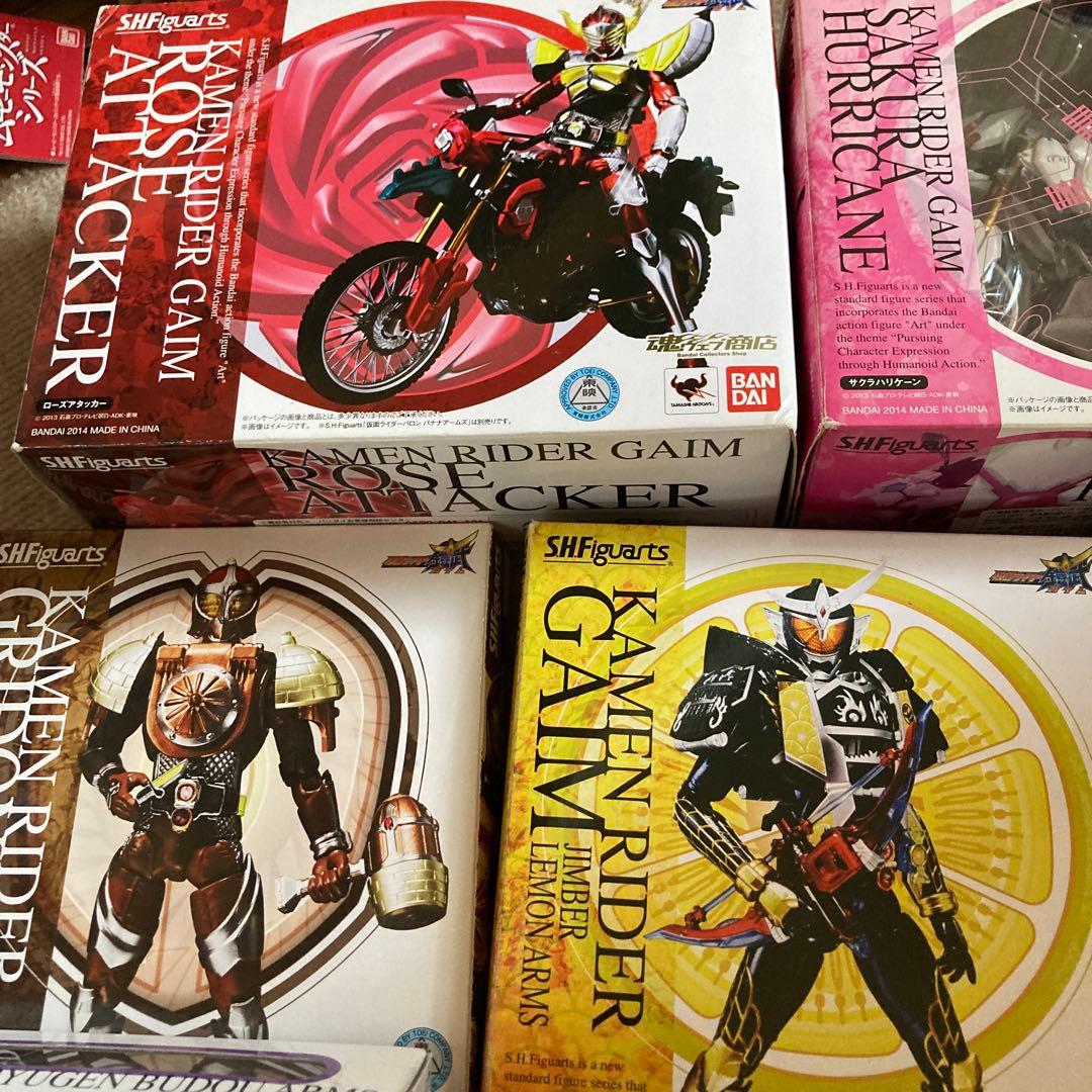 s.h.フィギュアーツ仮面ライダー 鎧武、グリドン　龍玄　バロン　まとめて