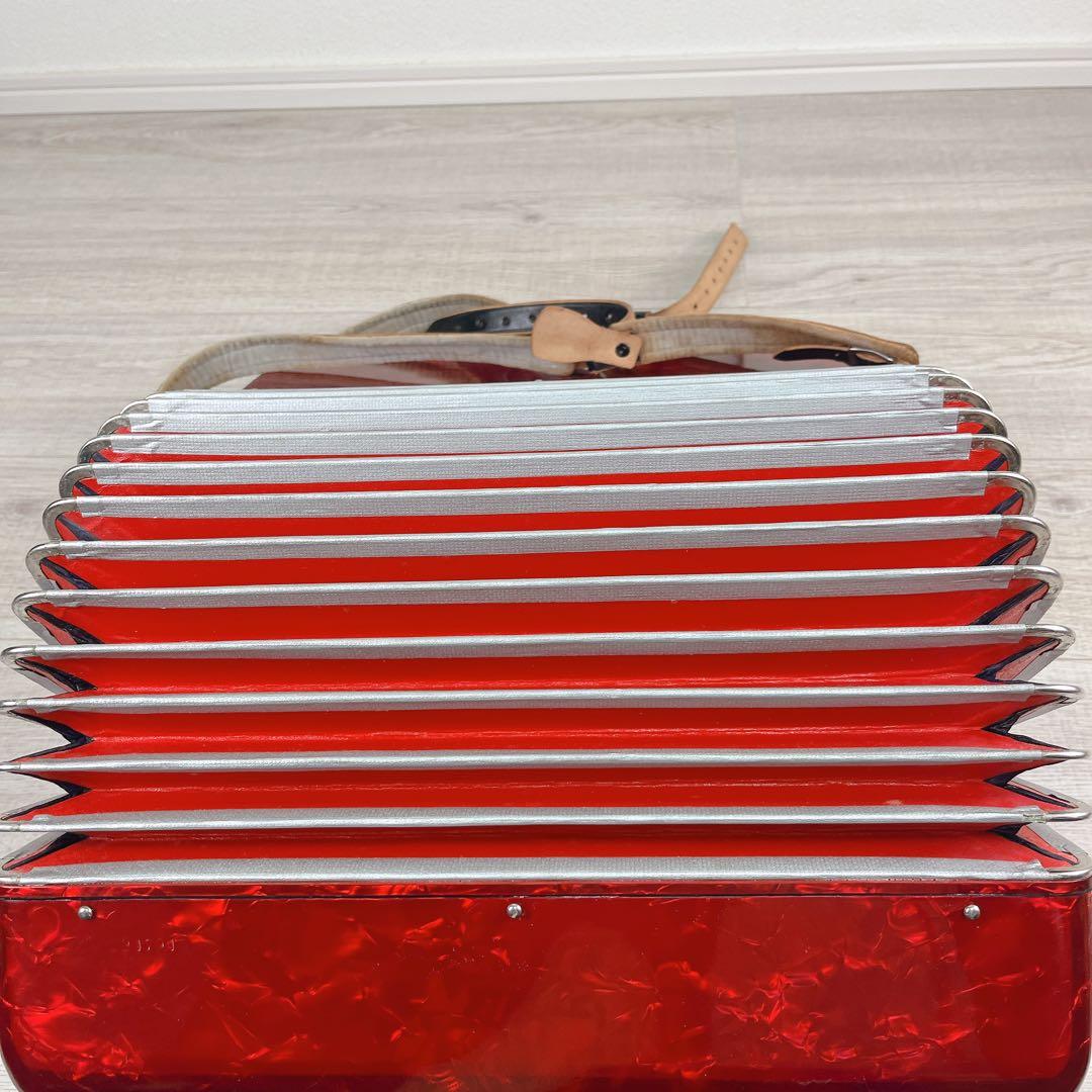 ★美品★YAMAHA ヤマハ アコーディオン 32鍵盤 8905 ケース付　鍵