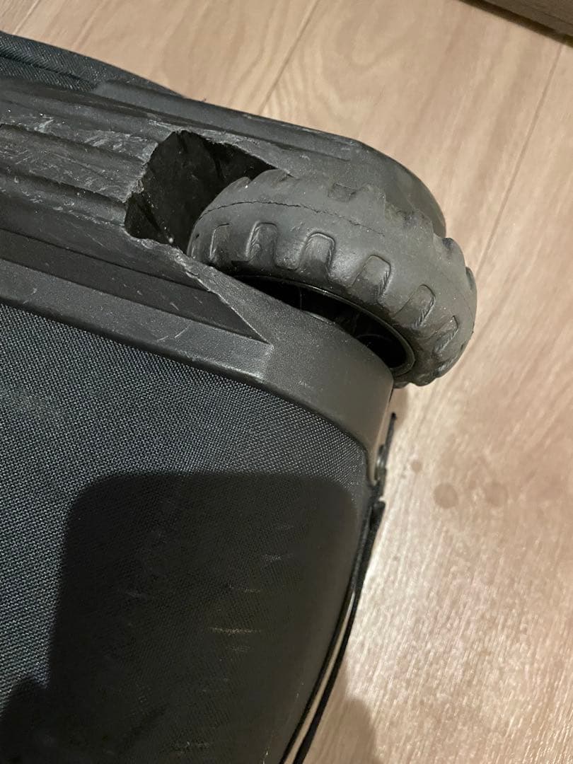 DAKINE（ダカイン）LOW ROLLER スノーボードケース