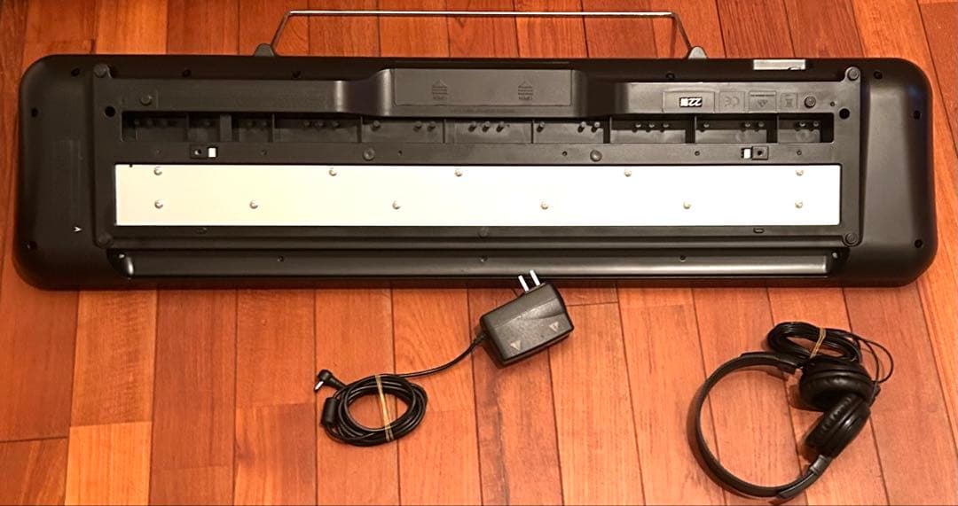 美品【動作確認済】CASIO カシオ　CTK240電子キーボード　ヘッドフォン付