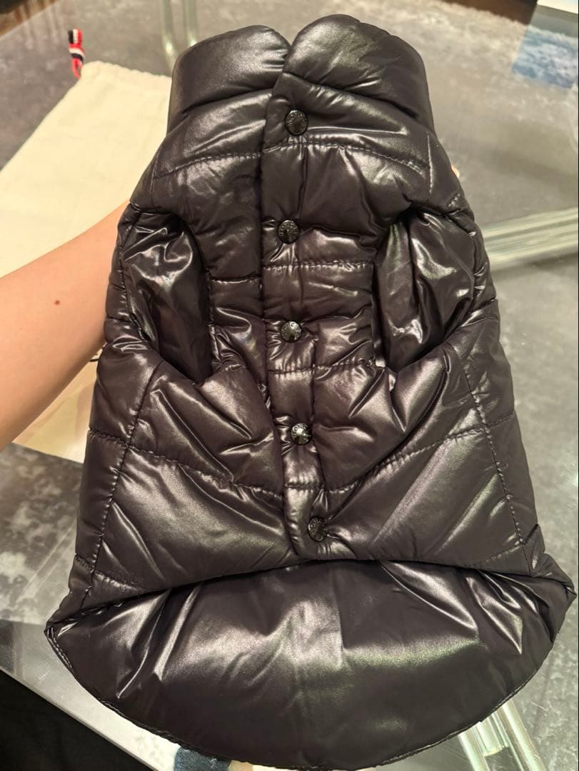 【極美品&匿名配送】モンクレール犬用ベスト／ブラック 1サイズ 2025年購入