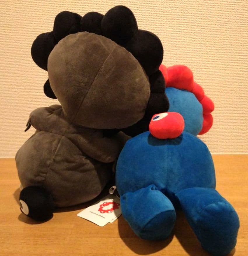 ミャクミャク　黒ミャクミャク　Lサイズぬいぐるみ　マイドオオキニ缶　壺　タオル