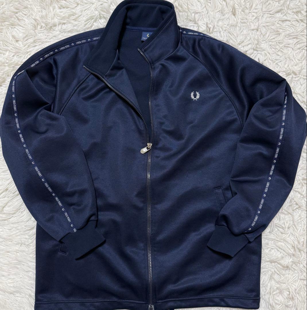 FREDPERRY トラックジャケット　ネイビー　ロゴ刺繍