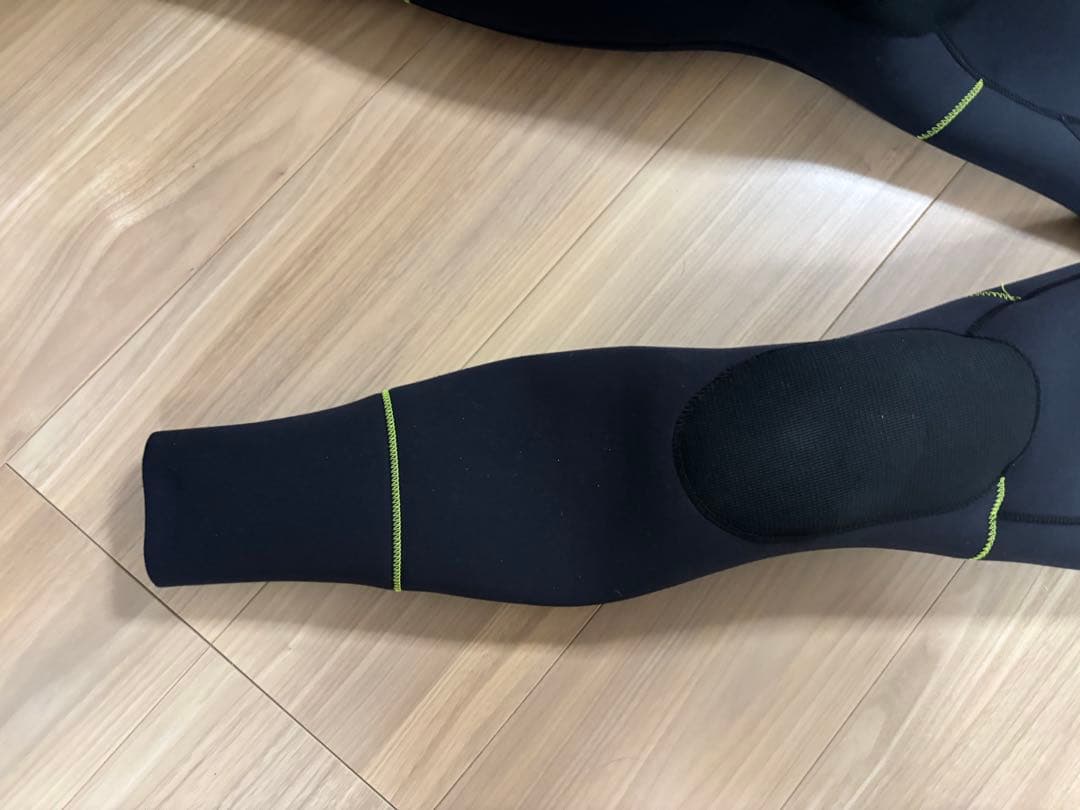 ★購入10万・美品★お洒落　可愛い　ロキシー　フルスーツ　ウエットスーツ