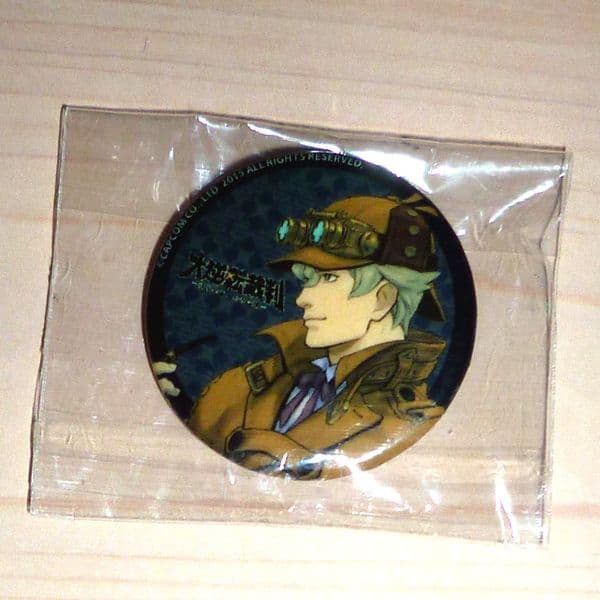 大逆転裁判 　缶バッジ　シャーロック・ホームズ　　カプコンバー　カフェ