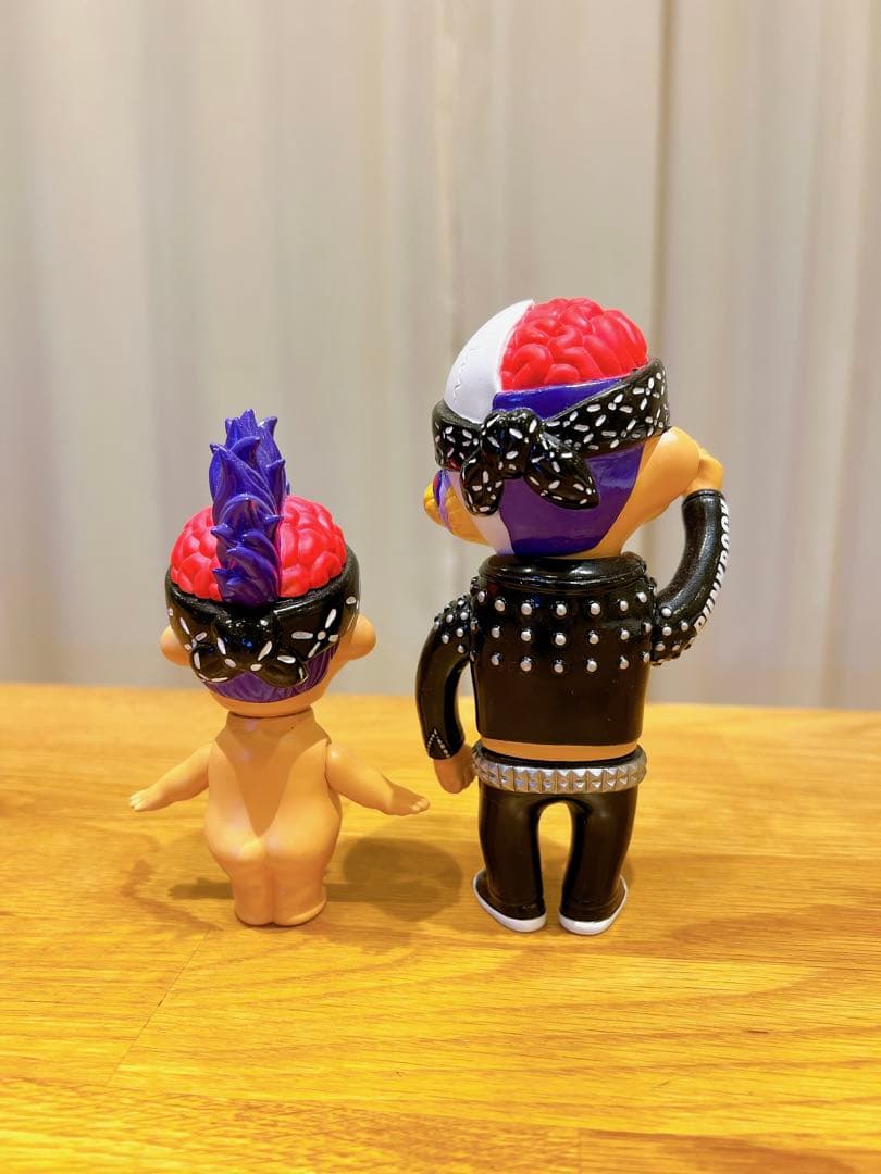 ブラックブックトイ　パンクロックスネークボーイ　ソフビ