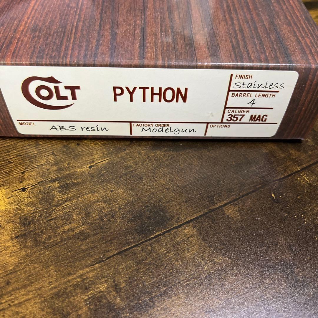 コルトパイソン Rモデル　4インチ ステンレスフィニッシュ　タナカ