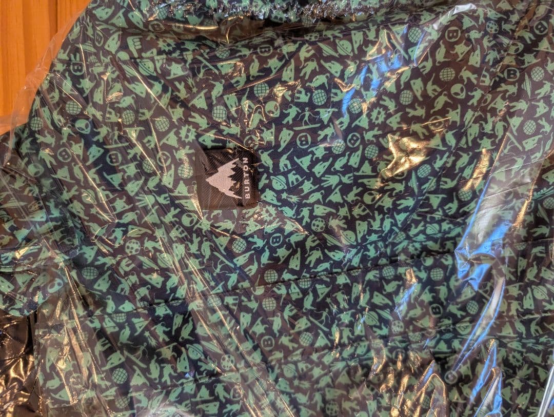 BURTON キッズスノーウェア（同色手袋付！）