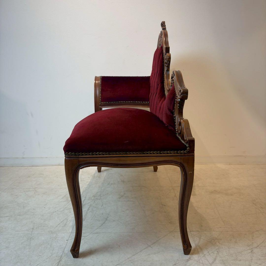 ビクトリアンスタイル ワインレッド　猫足ソファー　アンティーク