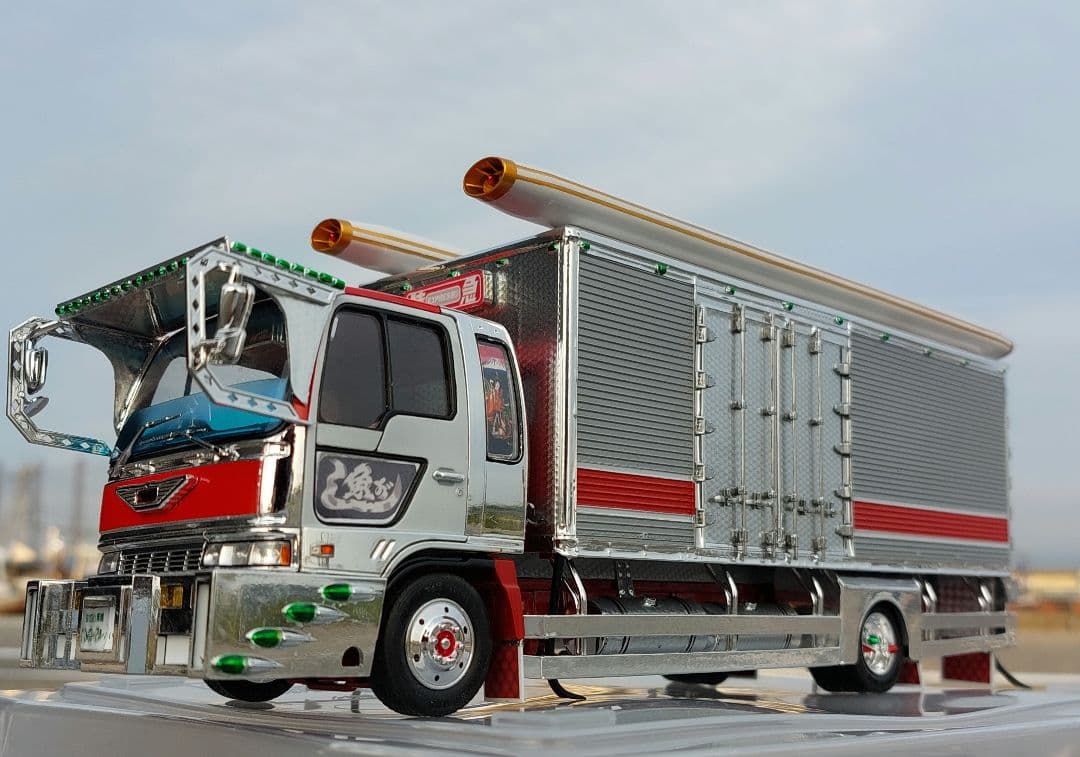 デコトラプラモデル フジミ 1/32 クルージングレンジャー 冷凍車 完成品