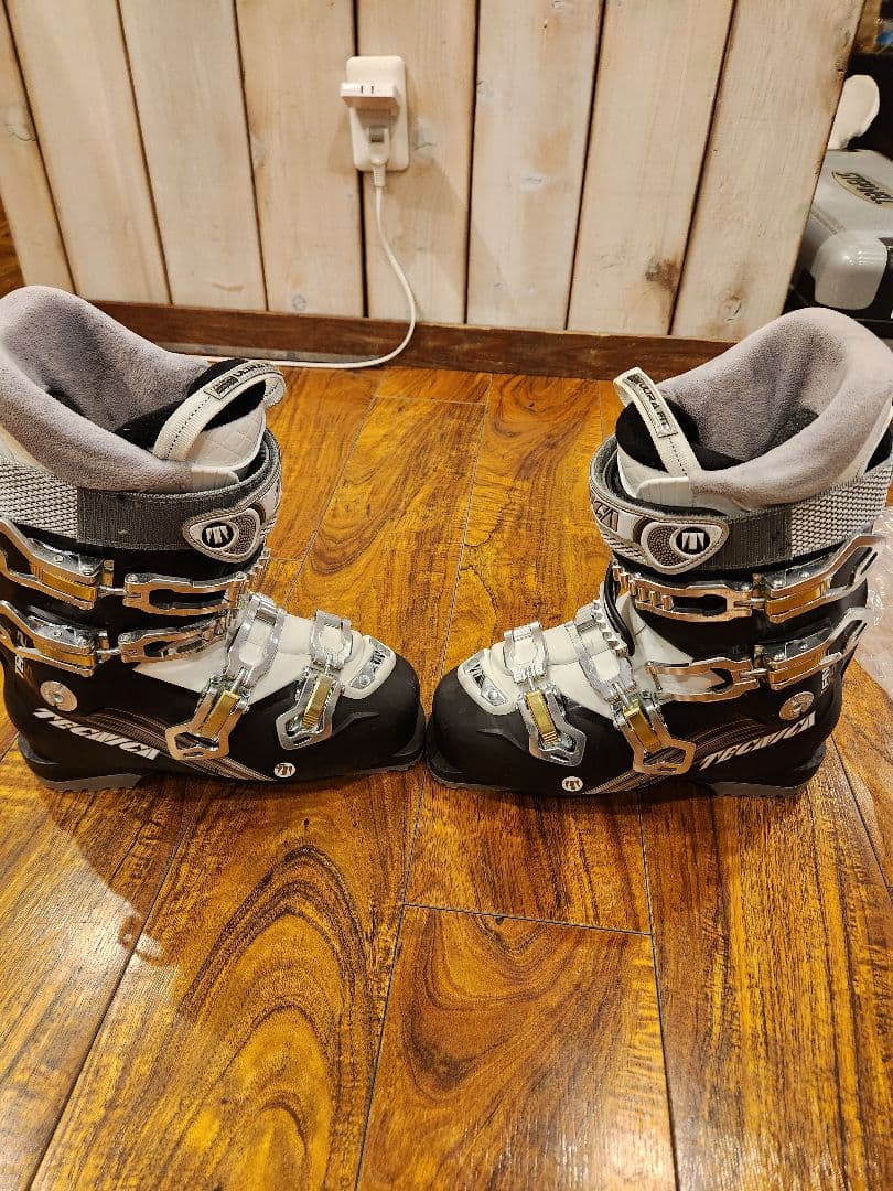 elan スキー板　146㎝TECNICA ブーツ24.5㎝　レディースセット