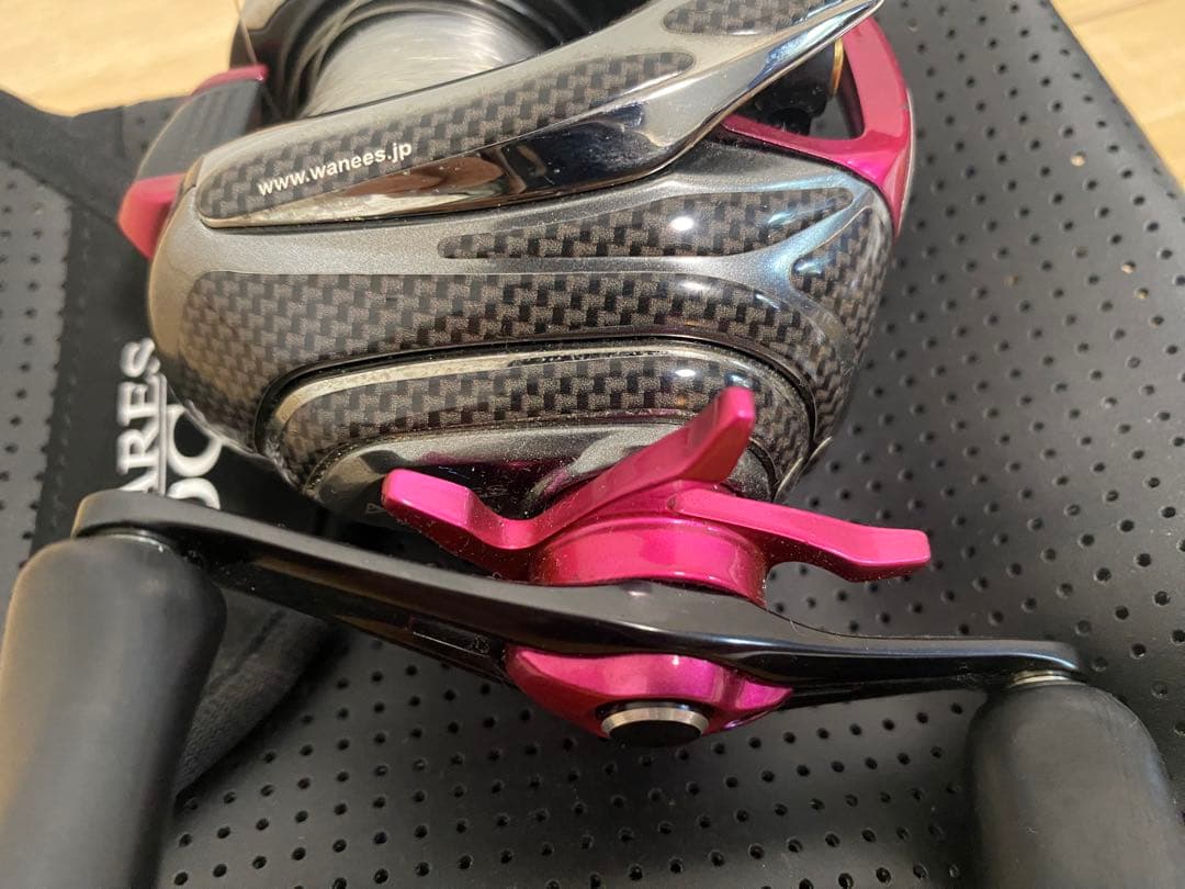 シマノ アンタレスDC HG カスタム仕様　カーボン　キャンディピンク塗装