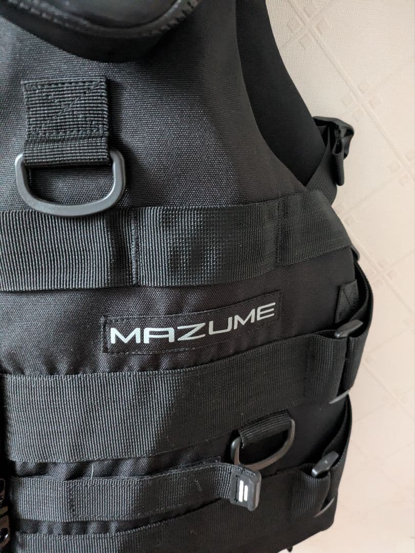 MAZUME ブラック フィッシング　ライフジャケット　マズメ