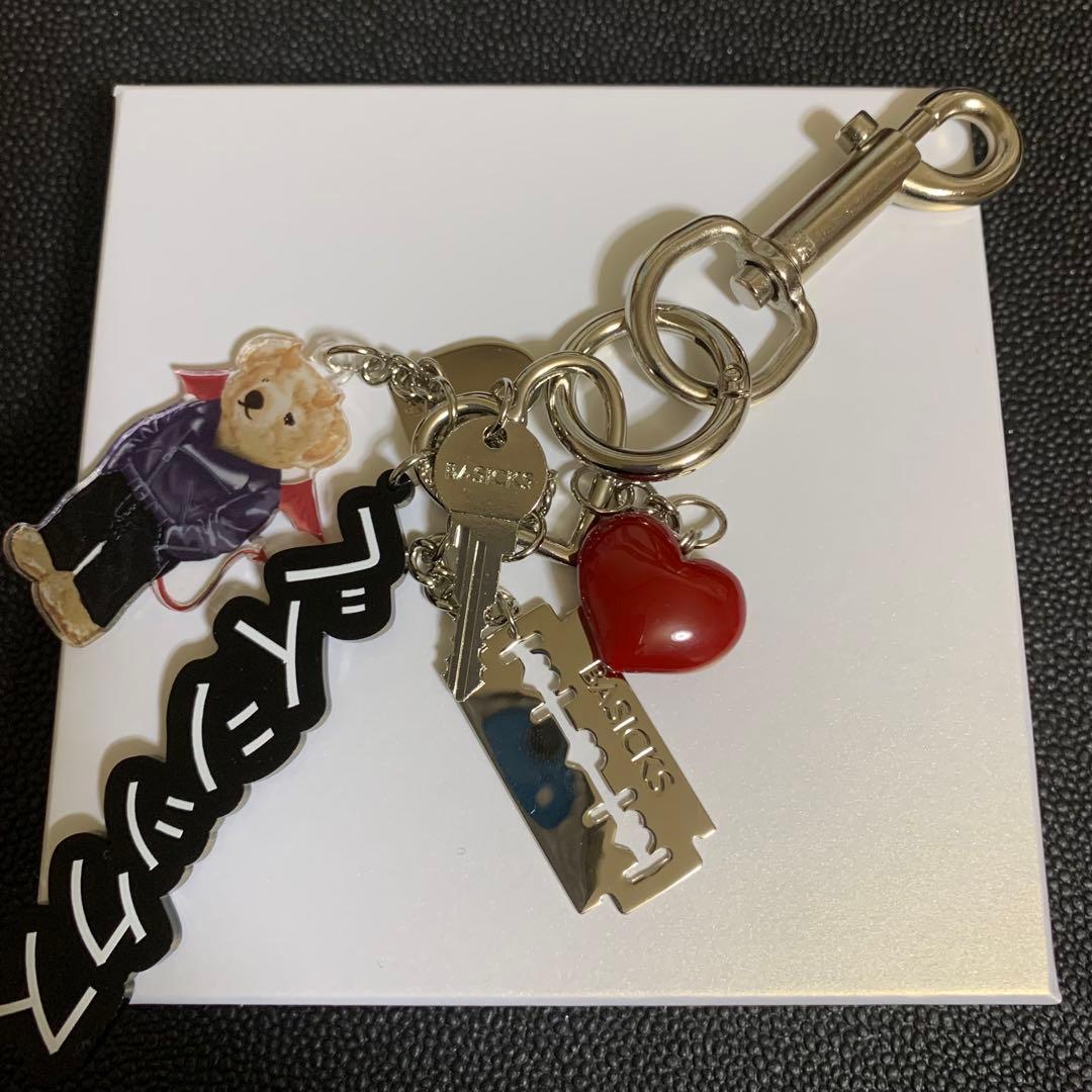 BASICKS(ベーシックス) キーホルダー