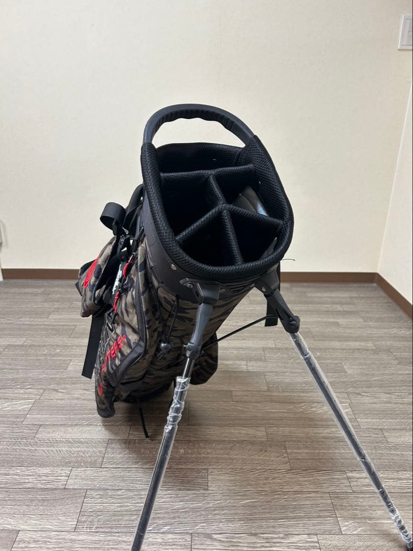 迷彩柄のスタンド式キャディバック　カラーバランスが抜群でカッコいい！