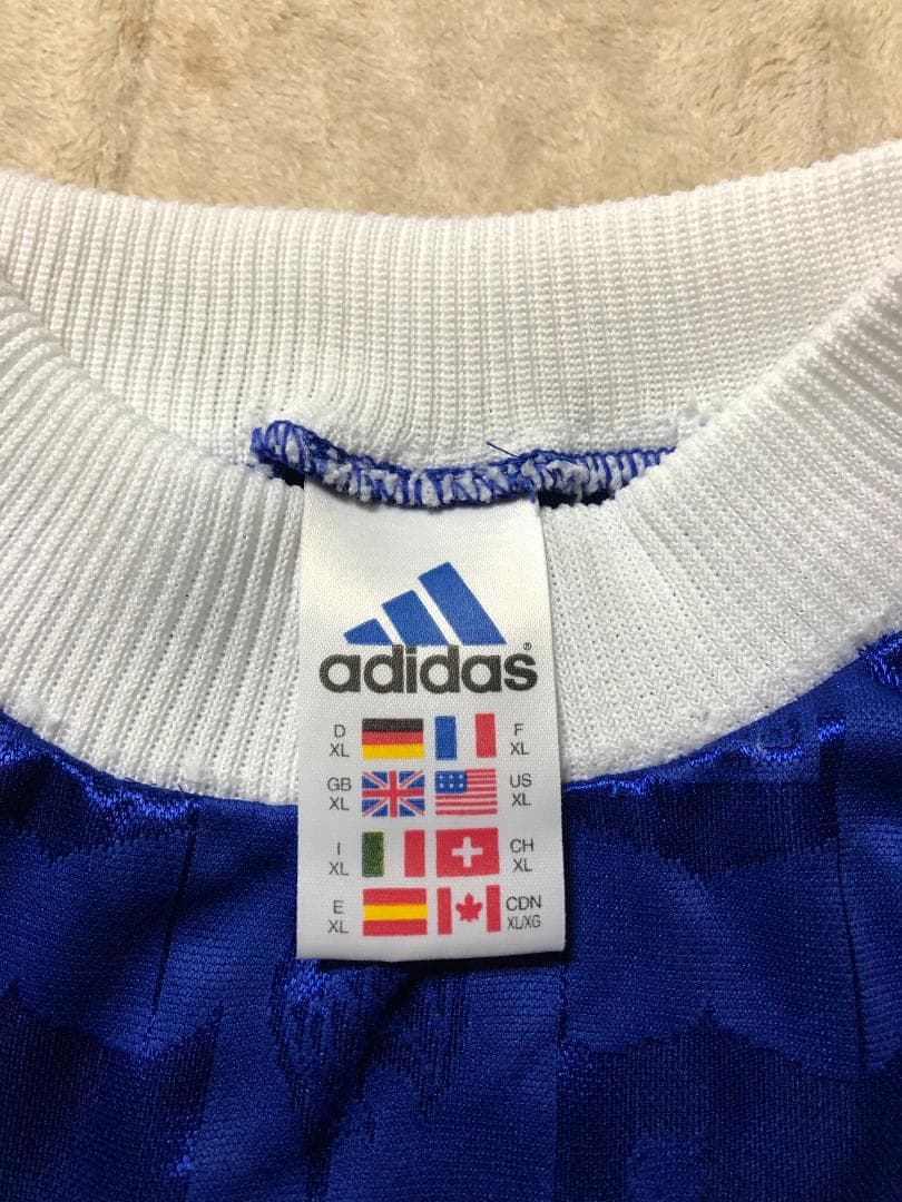 サッカーフランス代表チームのトレーニングウエア ユニフォームadidas