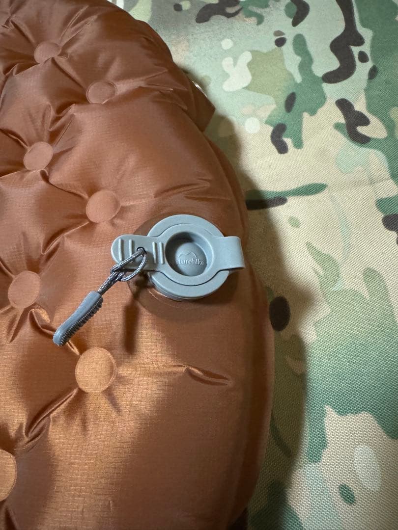 ネイチャーハイク　エアマット　R値5.8 マミーショート