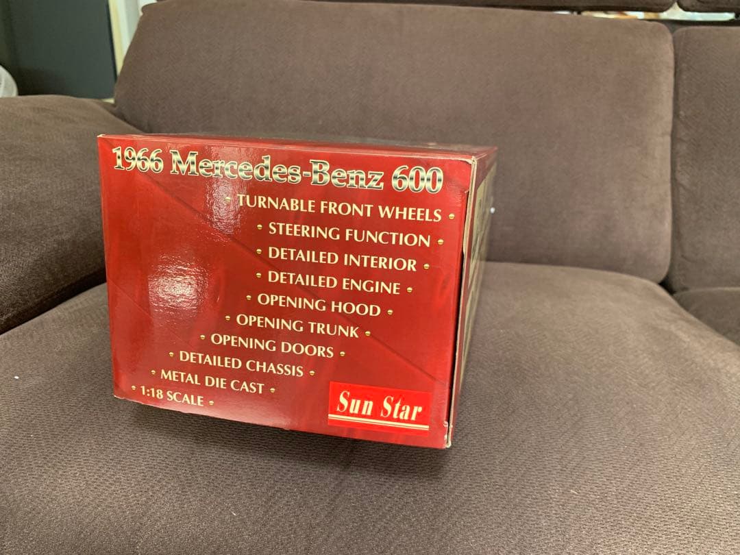 1966 Mercedes-Benz 600 ミニカー 1/18