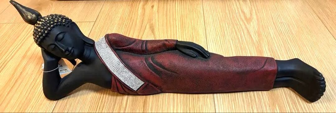 横たわる仏像 ビーズ装飾付き 約30cm