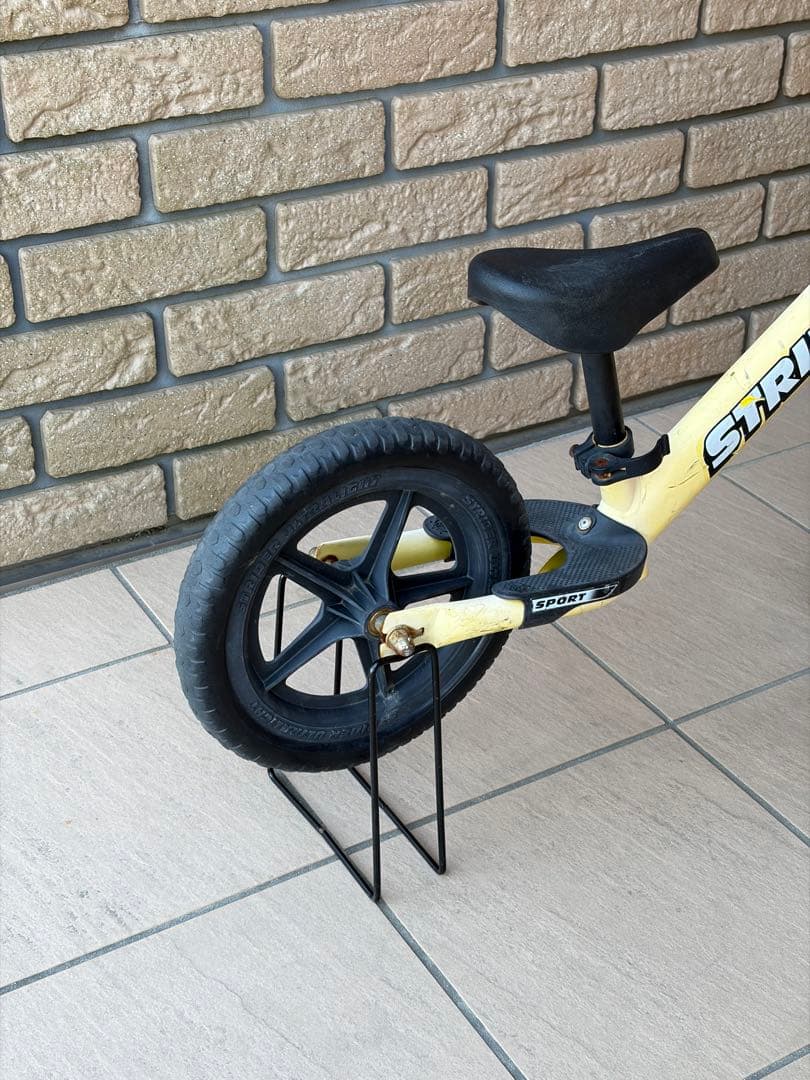 【人気色】STRIDER バランスバイク イエロー　12インチ