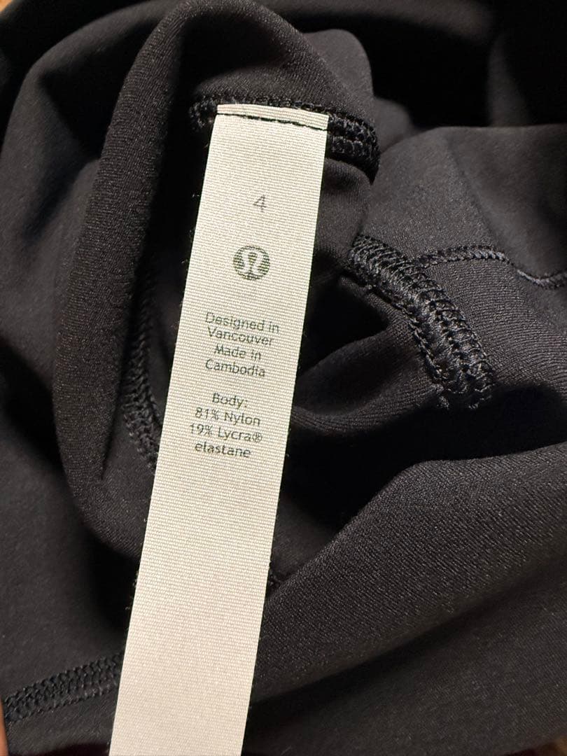 ルルレモン 新品未使用　アラインパンツ ブラック　サイズ4