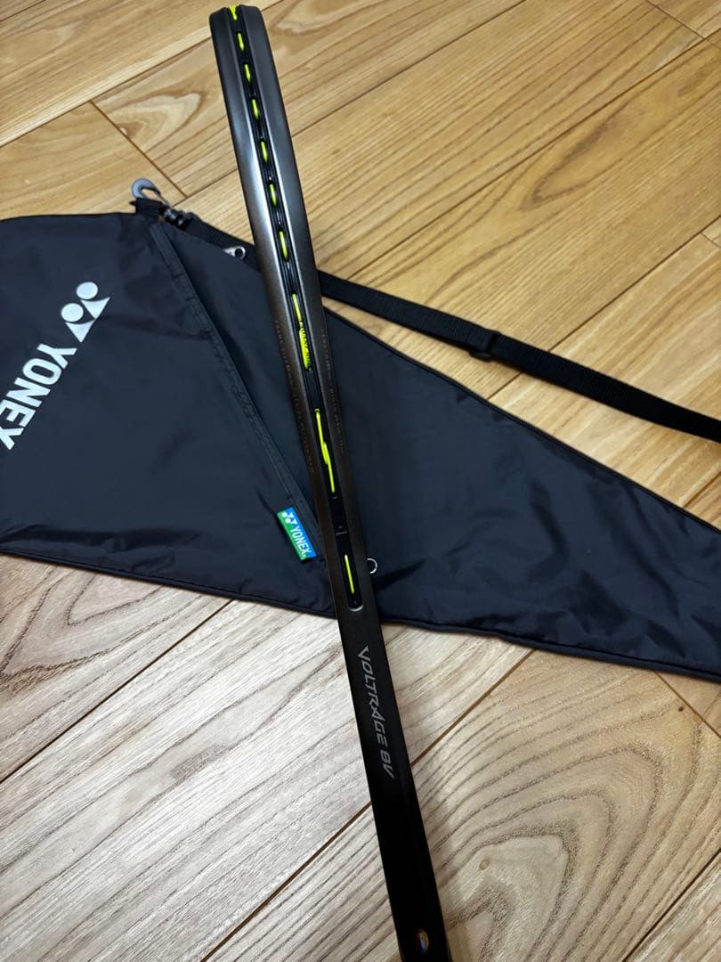 YONEX ボルトレイジ　8v