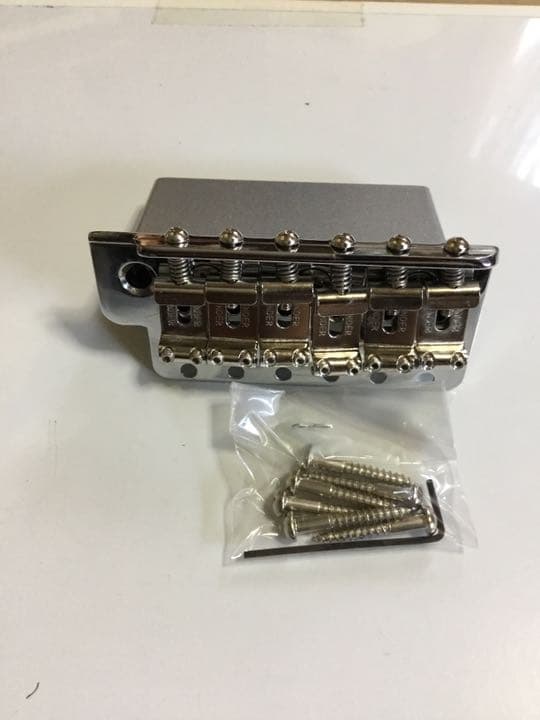 エレキギターストラトキャスター(ST)用ブリッジ /ニッケルカラー