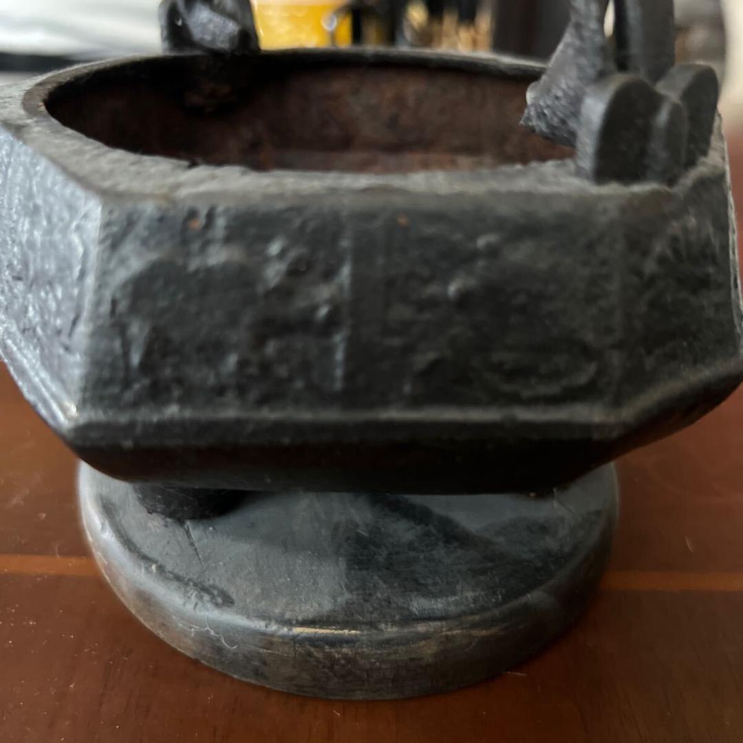 大正時代　骨董品　十二干支　鉄製　手炙り火鉢　和製アンティーク 博物館展示品