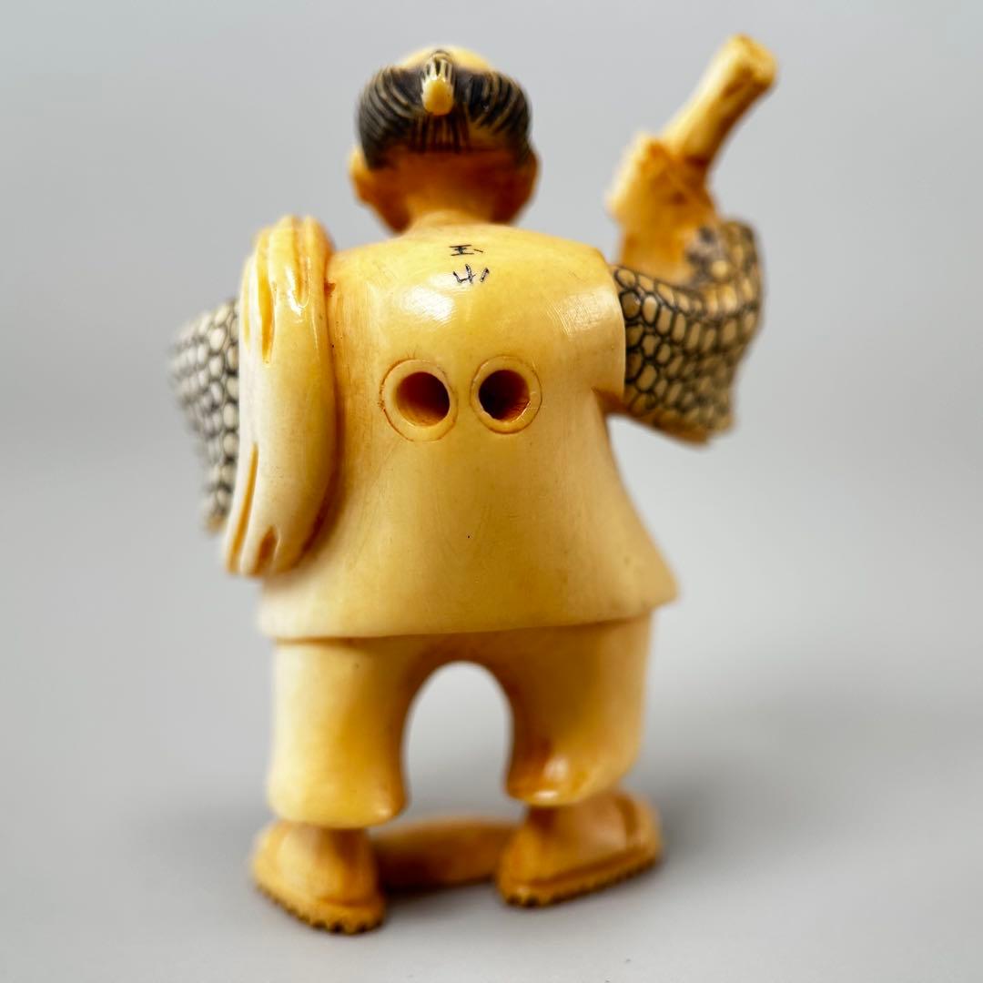 彫刻 人物像極上　根付　天然素材アンティーク骨董　飾り物古美術置物細密細工