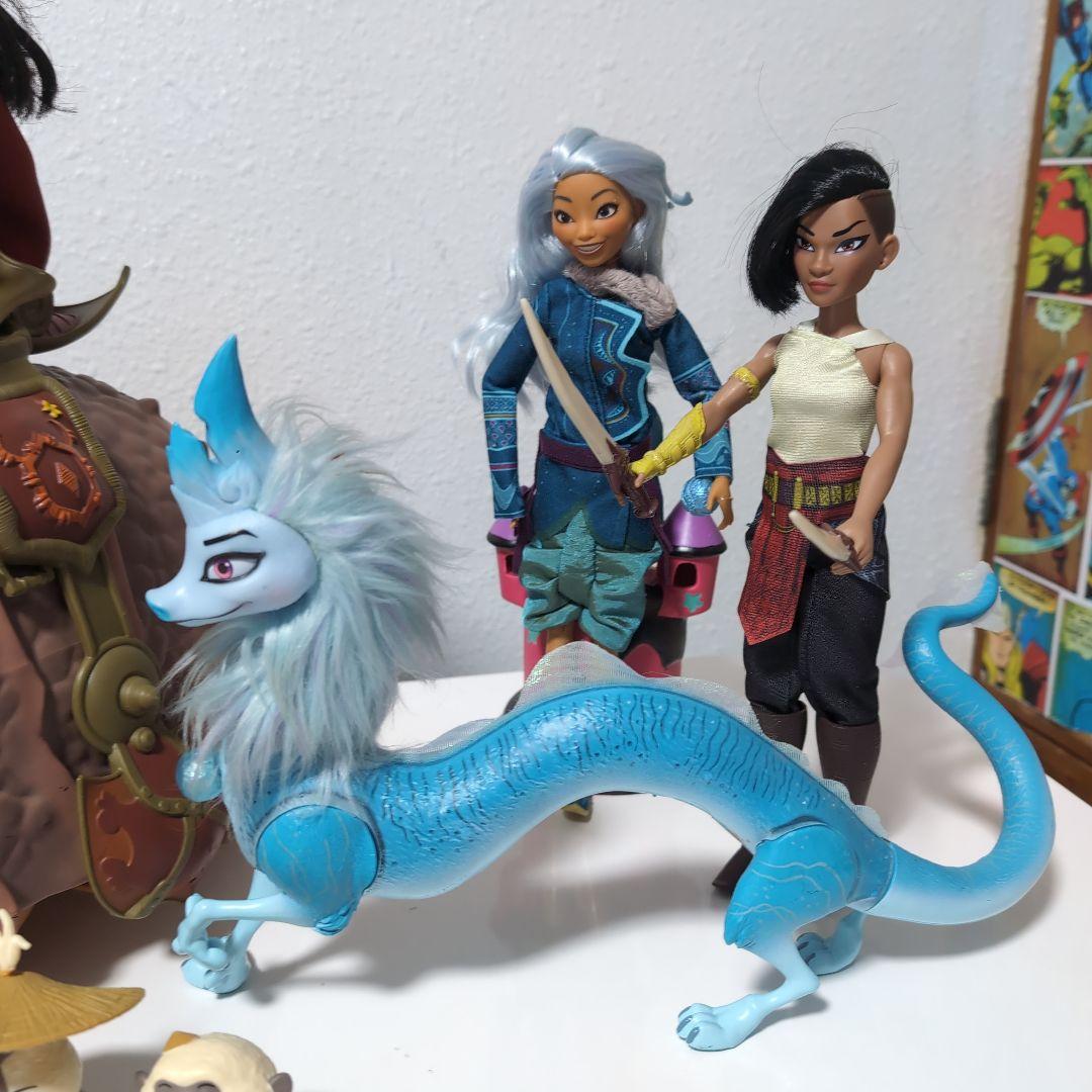 日本未発売 Disney トーキングラーヤとドラゴンの王国 フィギュアセット