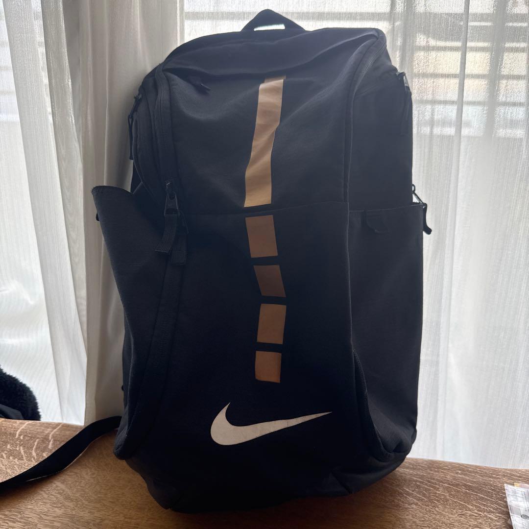 ナイキバスケリュックと2022NBA JAPAN GAMESのクッキー缶セット