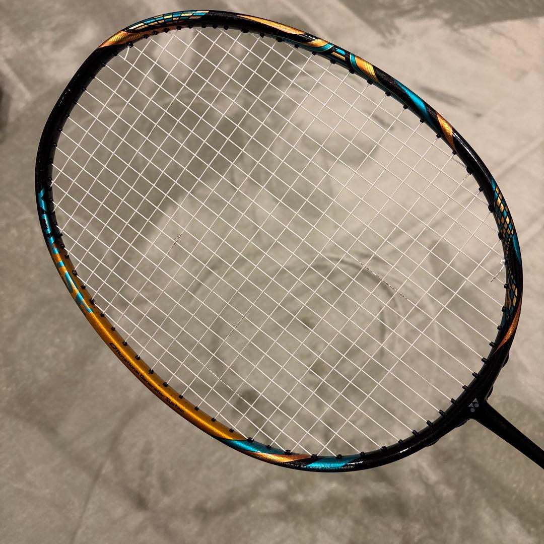 バドミントンラケット ASTROX８８D pro