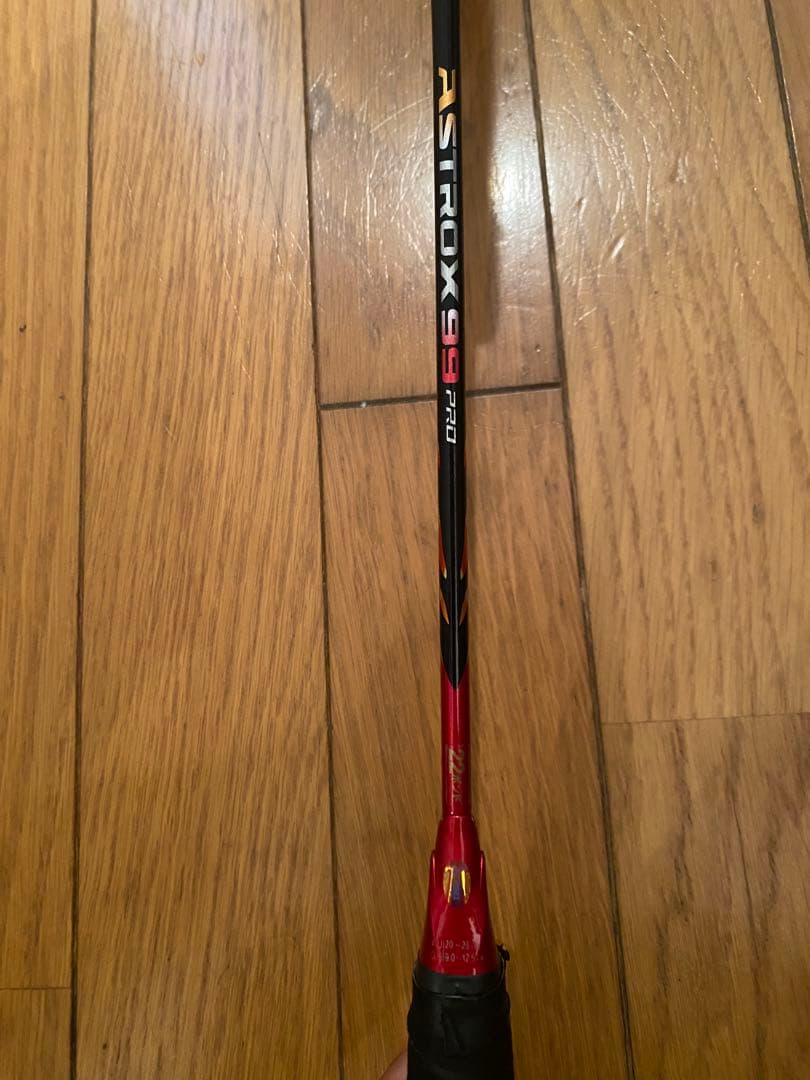 【美品】YONEX ASTROX 99 PRO バドミント ソラケット