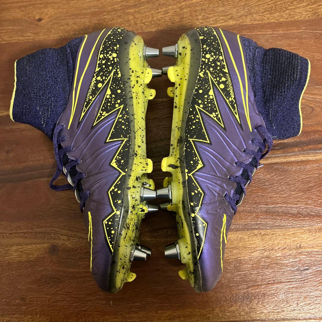 サッカースパイクナイキハイパーヴェノム2sg