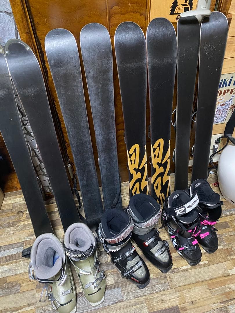ま*ん様 影八甲田（龍）&ショートスキー板 合計4セットとロシニョール含むブーツ