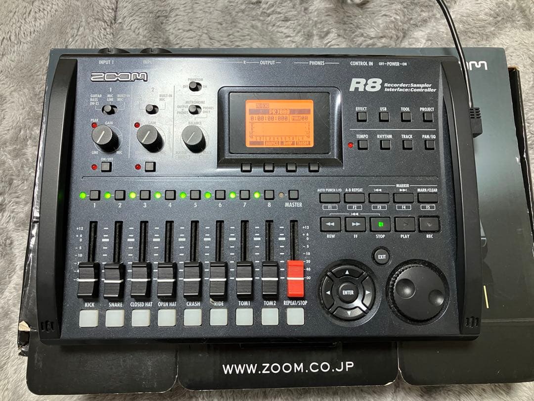 【美品】ZOOM R8 ★32GB SDカード付 / MTR・IF