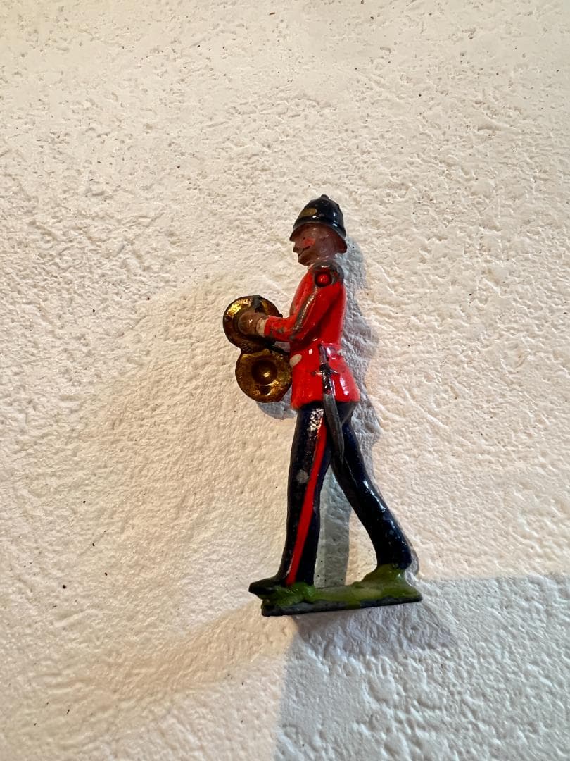 ミニチュアのフィギュア　5パーツ 音楽隊　イギリス兵隊
