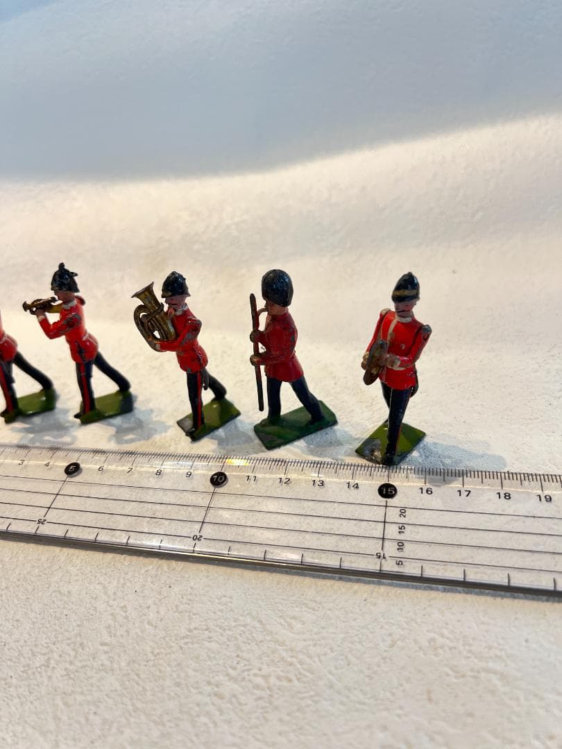 ミニチュアのフィギュア　5パーツ 音楽隊　イギリス兵隊