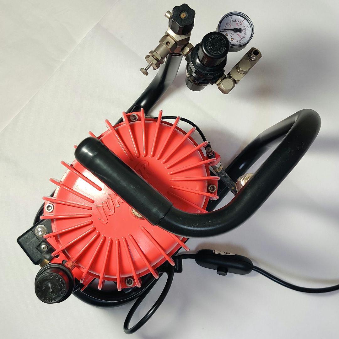 【ほぼ未使用】レトラ 5/17 静音コンプレッサー（赤）