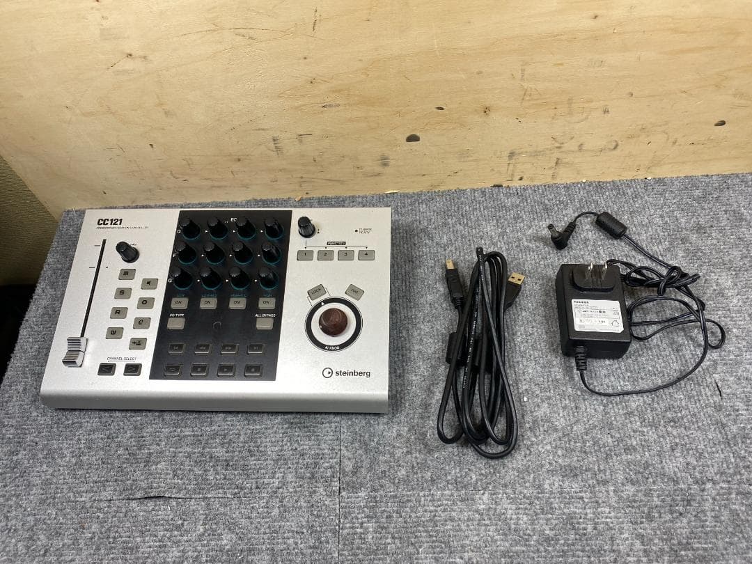 Steinberg CC121 USB フィジカルコントローラー