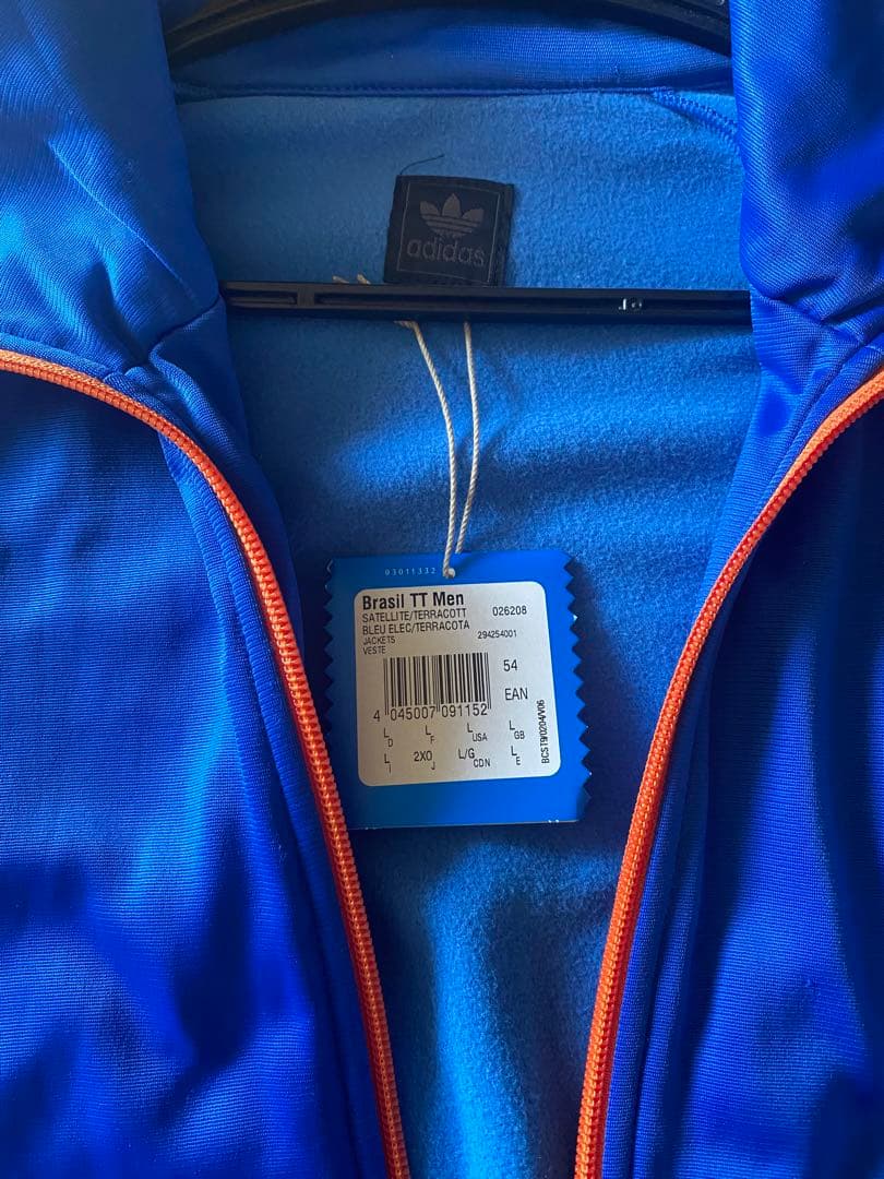 adidas　トラックジャケット