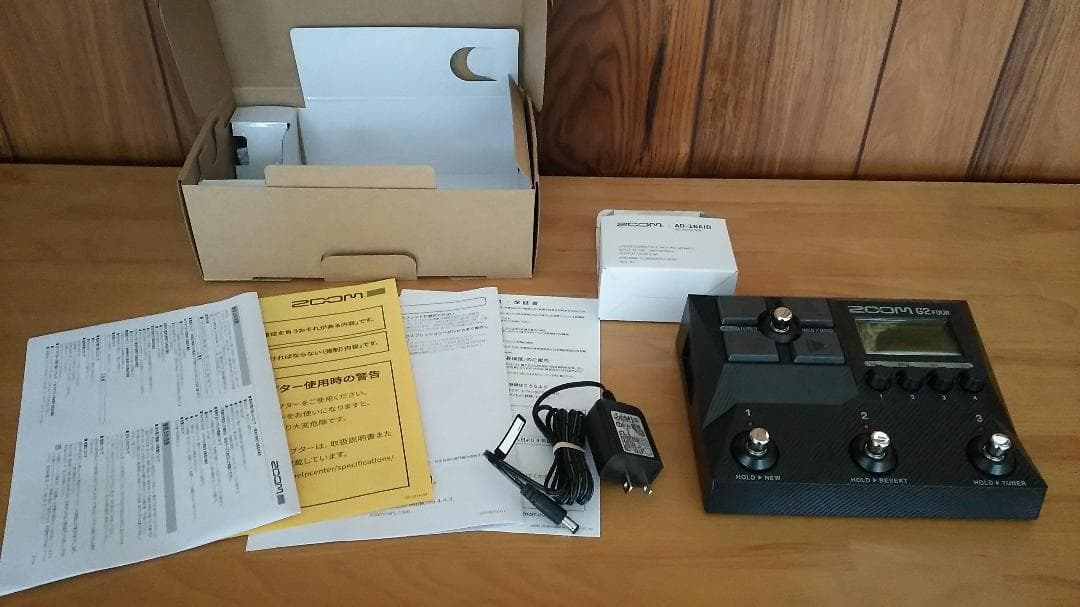 新品送料込 ZOOM G2 FOUR アダプター箱説明書有 マルチエフェクター