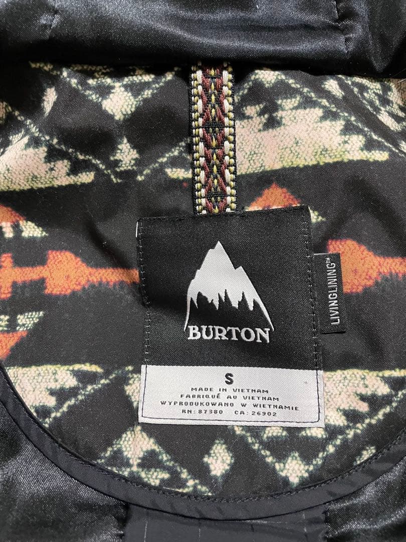 新品　BURTONバートン スノーボードウェア　Sサイズ