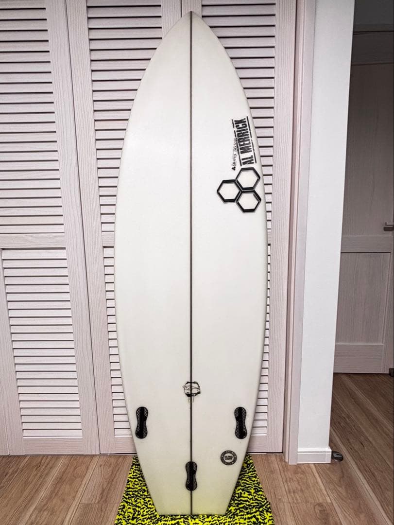 ショートボード　アルメリック　ネックベアード2 その他フィン、カバーなどセット