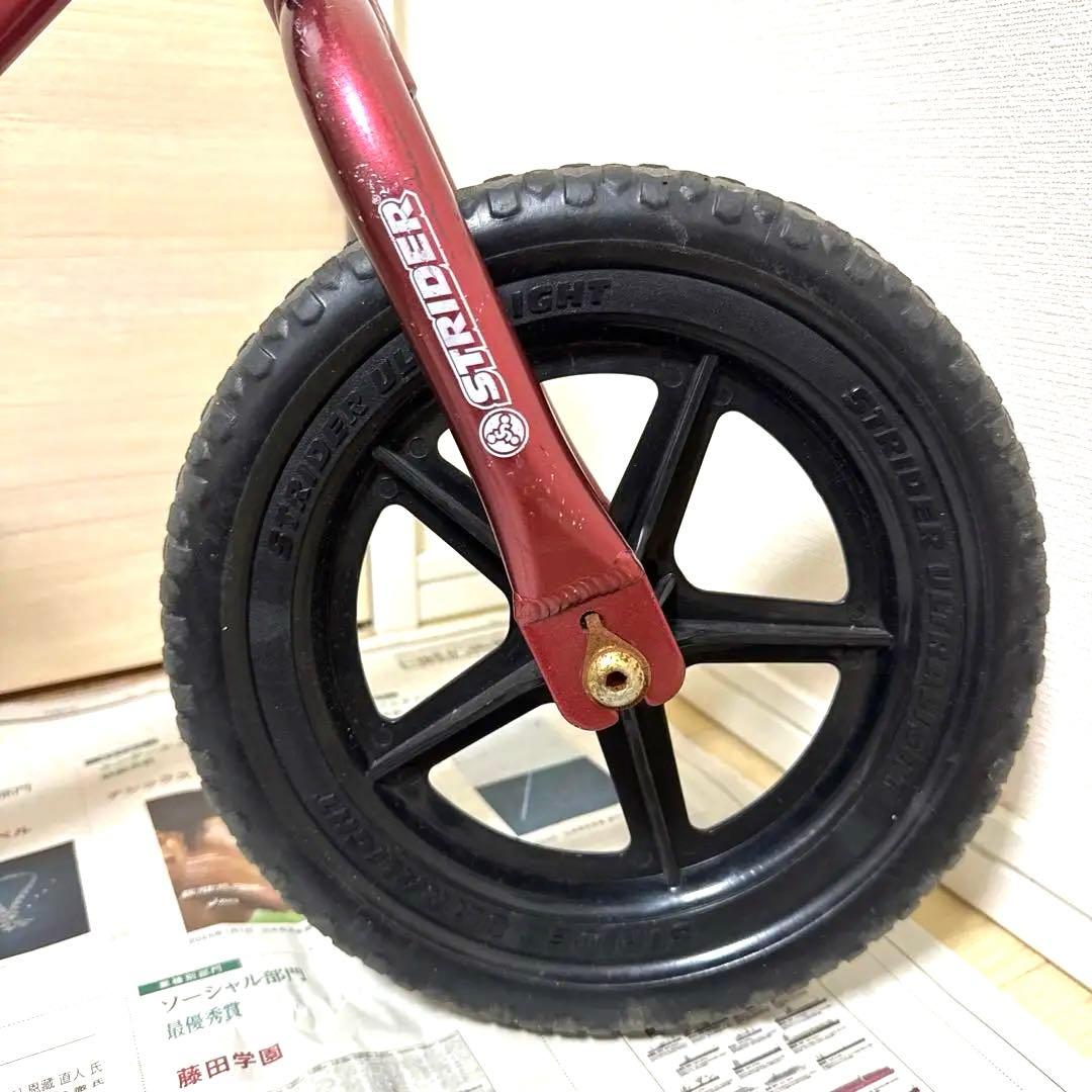 め*ん様 ストライダープロ　メタリックマルーン　赤 12インチ バランスバイク